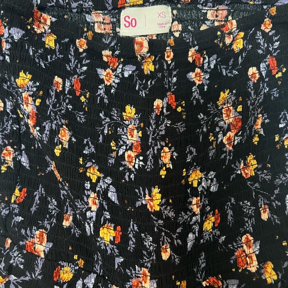 Smocked floral jumpsuit - Picture 3 of 5